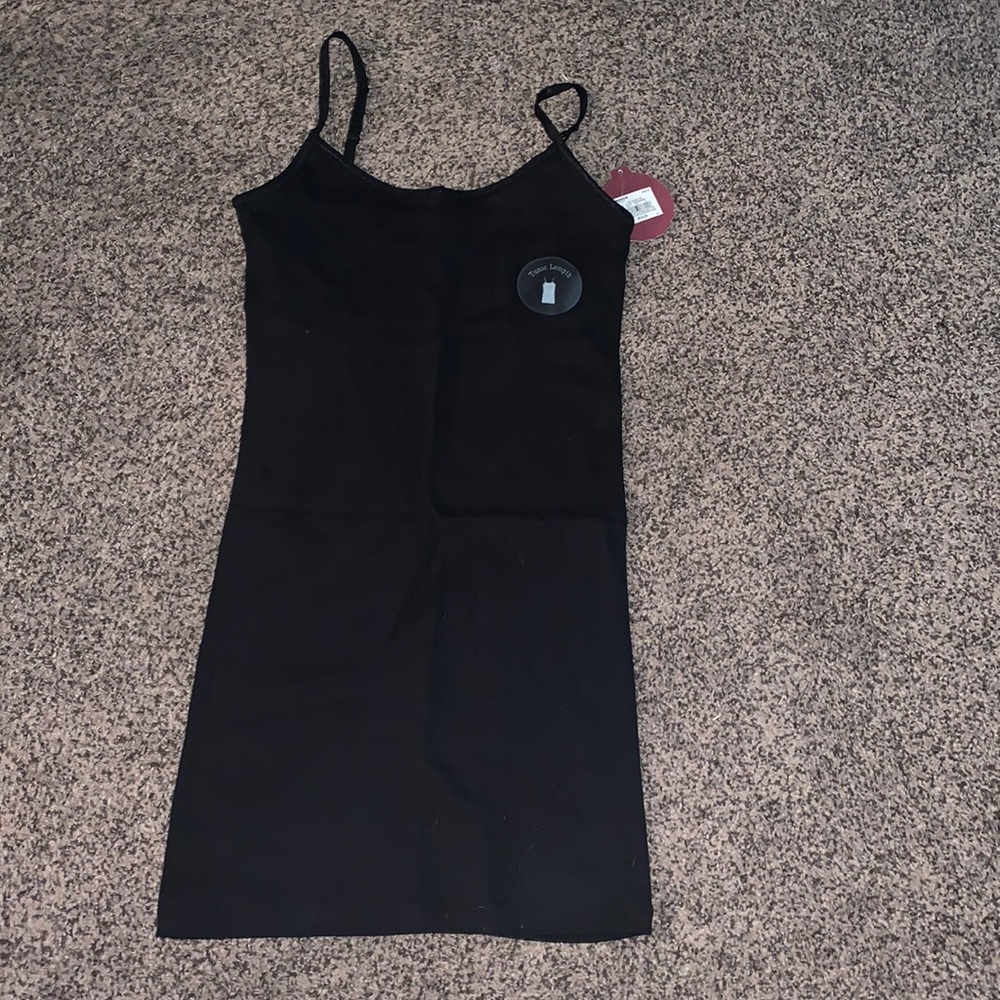 BLACK TANK TOP